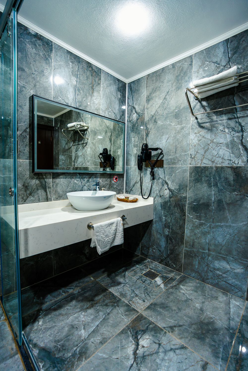 Sofia Hotel Bathroom