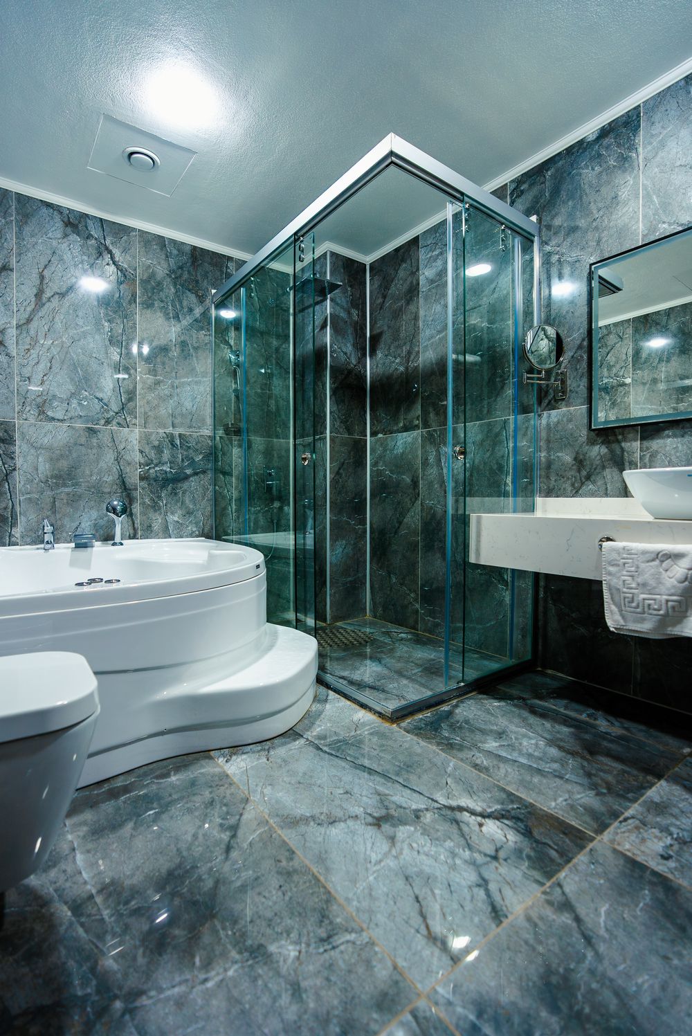 Sofia Hotel Bathroom
